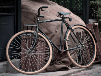 picture of an a bicycle circa 1940